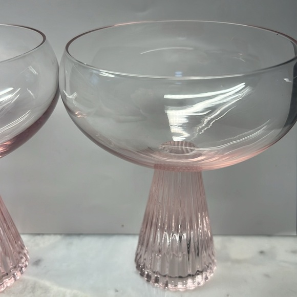 NWOT- Cocktail / Parfait glasses set of 2 - Picture 2 of 3